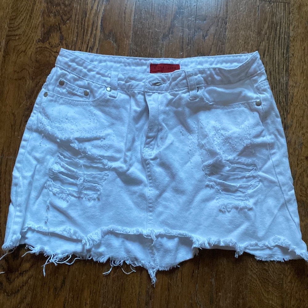 SIGNATURE 8 white jean skirt